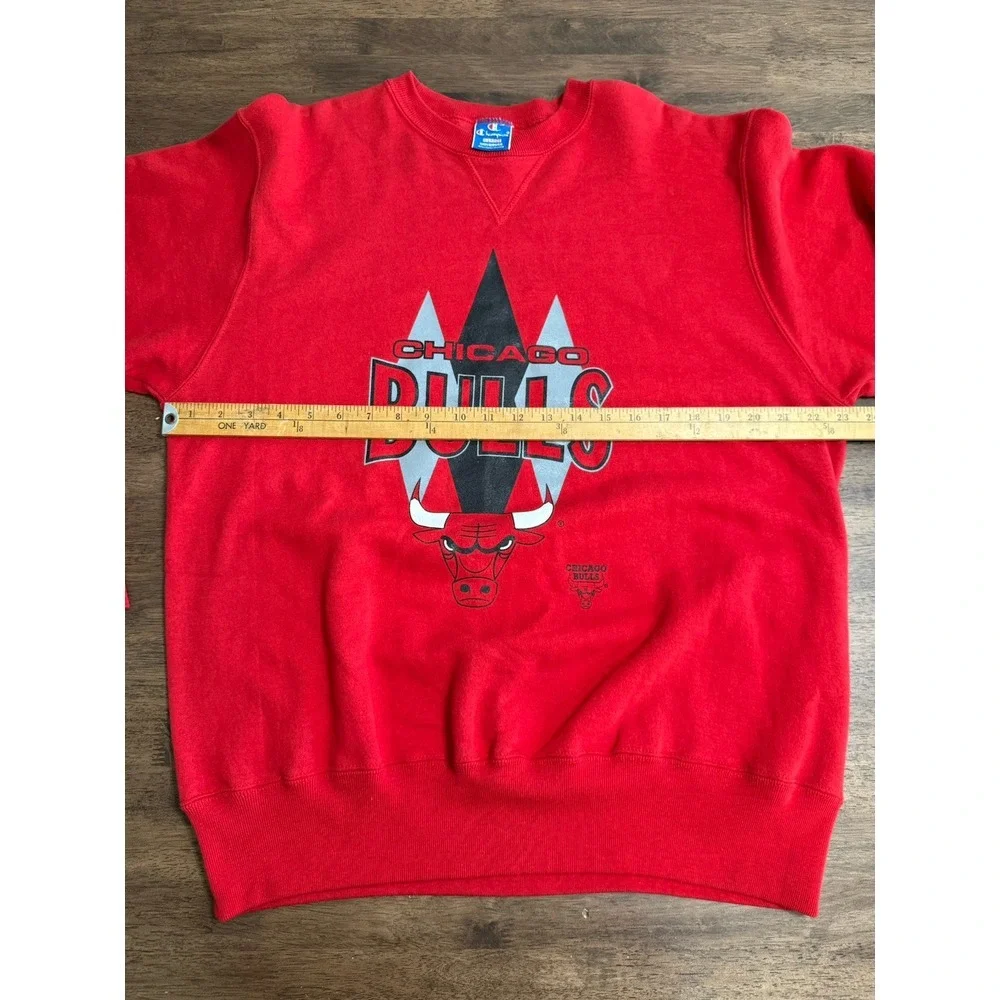 Vintage Chicago Bulls Crew Neck Sweatshirt Red XL Champion Reverse Weave NBA USA